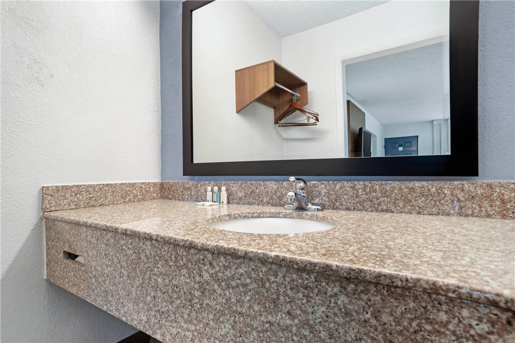 Quality Inn & Suites Near Lake Eufaula Quarto foto
