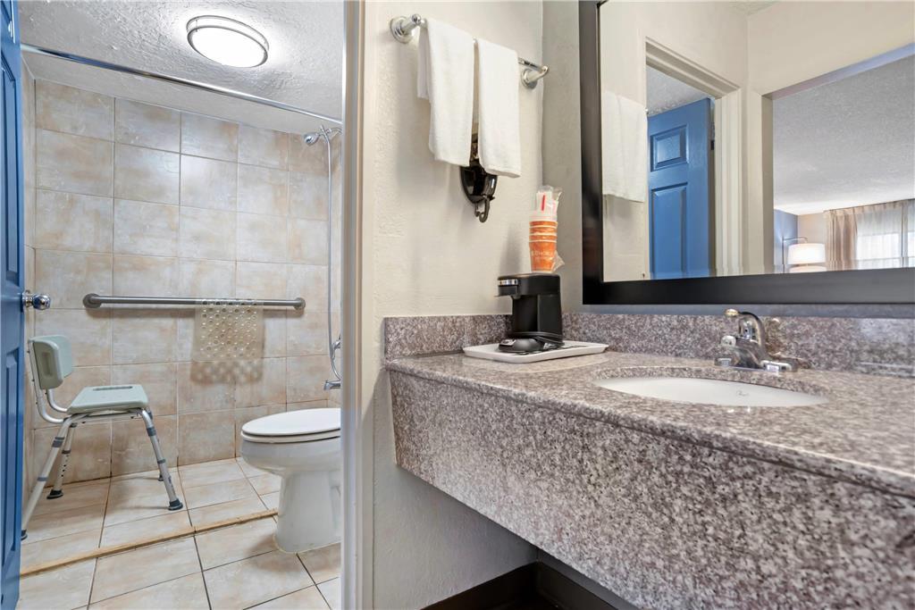 Quality Inn & Suites Near Lake Eufaula Quarto foto