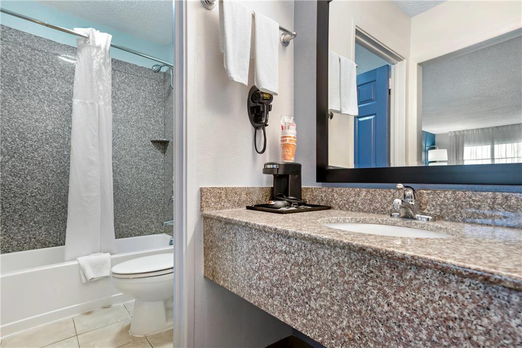 Quality Inn & Suites Near Lake Eufaula Quarto foto